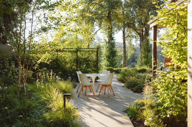 Riverside Landscape Designed for Exploration and Wonder (15 photos)