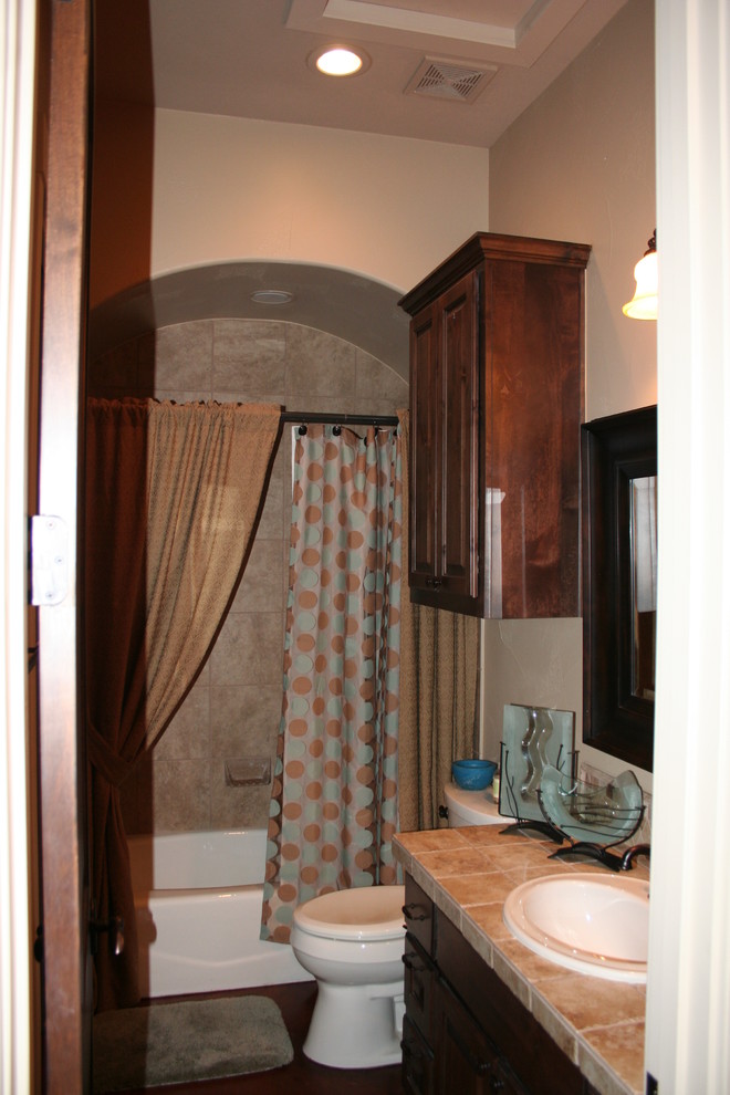 Home design - transitional home design idea in Austin