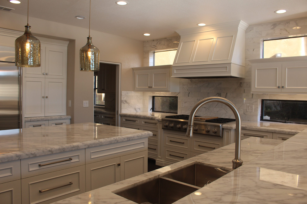 Inspiration for a transitional kitchen remodel in San Francisco