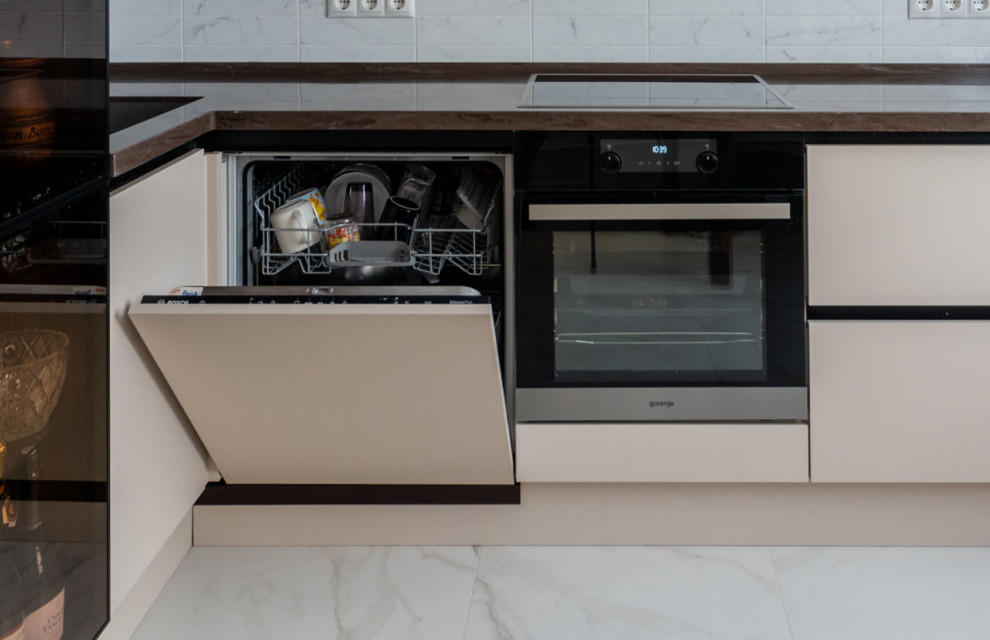 Кухня угловая в цвете Дуб Давос Трюфель и бежевый песок