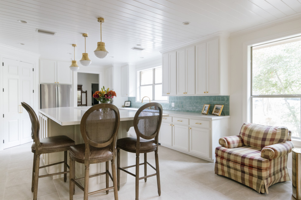 Kitchen - transitional kitchen idea in Austin
