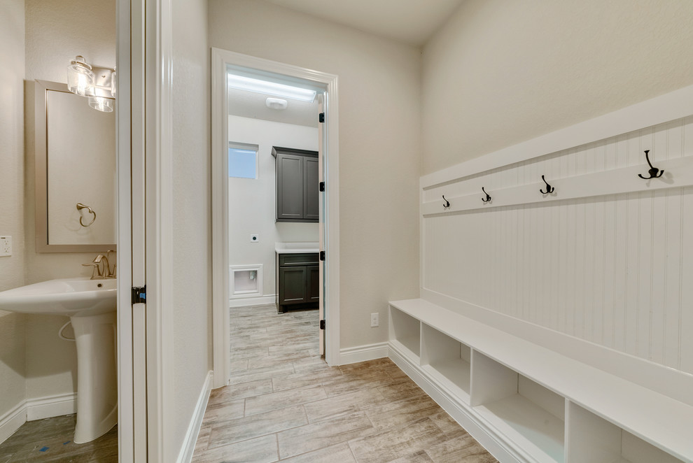 Home design - transitional home design idea in Austin