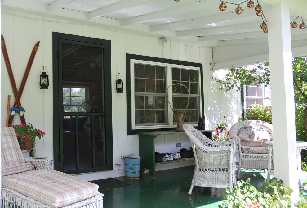 Country porch photo in New York