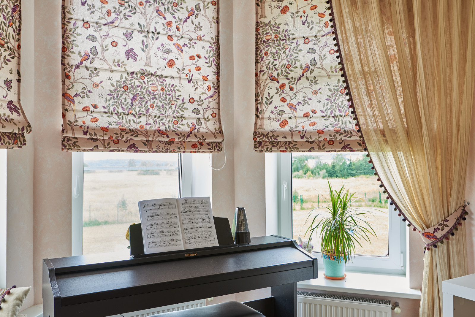 Шторы в коттедже в подмосковье