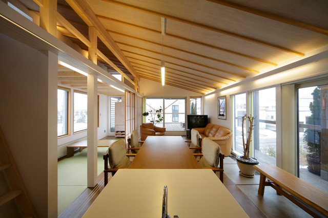 N邸 moderno-salon