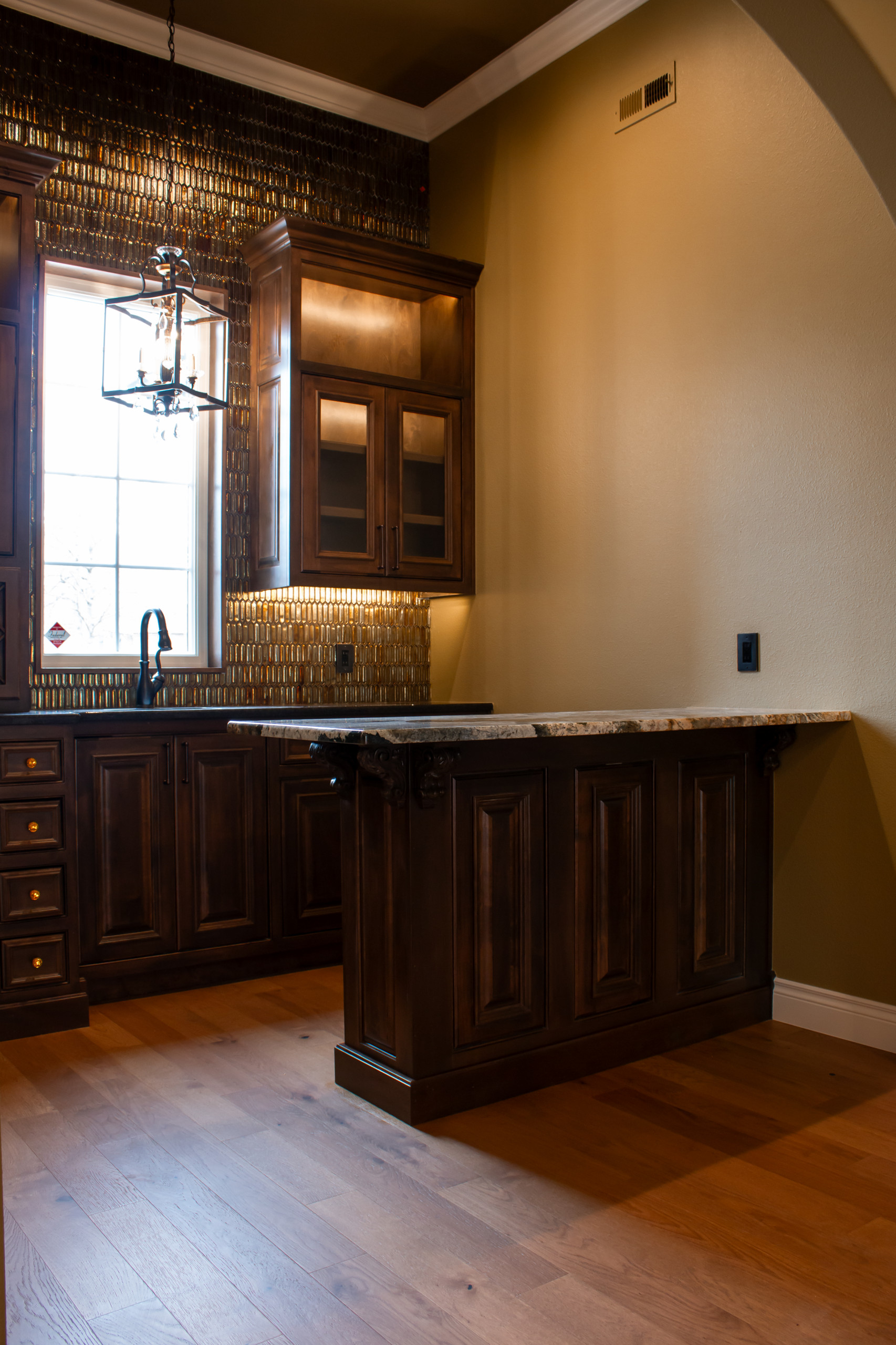 Slocum Custom Home - Kitchen & Wet Bar