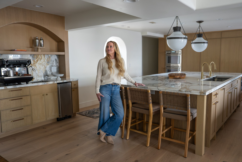 Example of a transitional kitchen design in Orange County