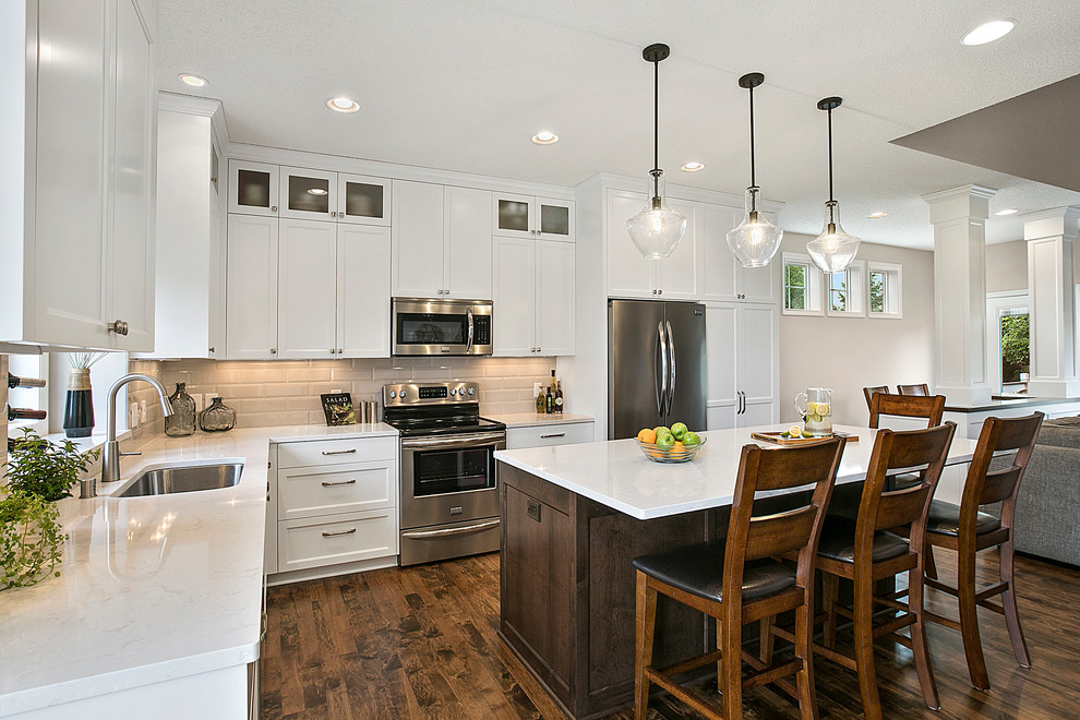 Transitional kitchen photo in Minneapolis
