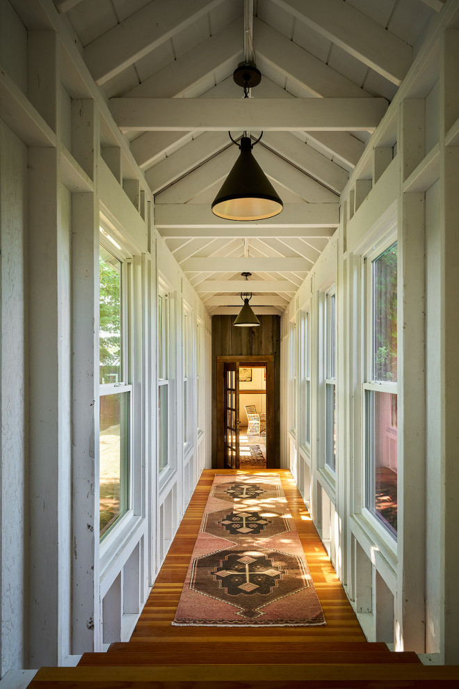 Example of a farmhouse hallway design in Chicago