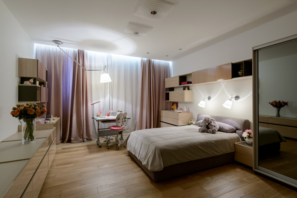 Массивная доска "BEARMADE" в брутальной квартире по проекту Риты Лессинг