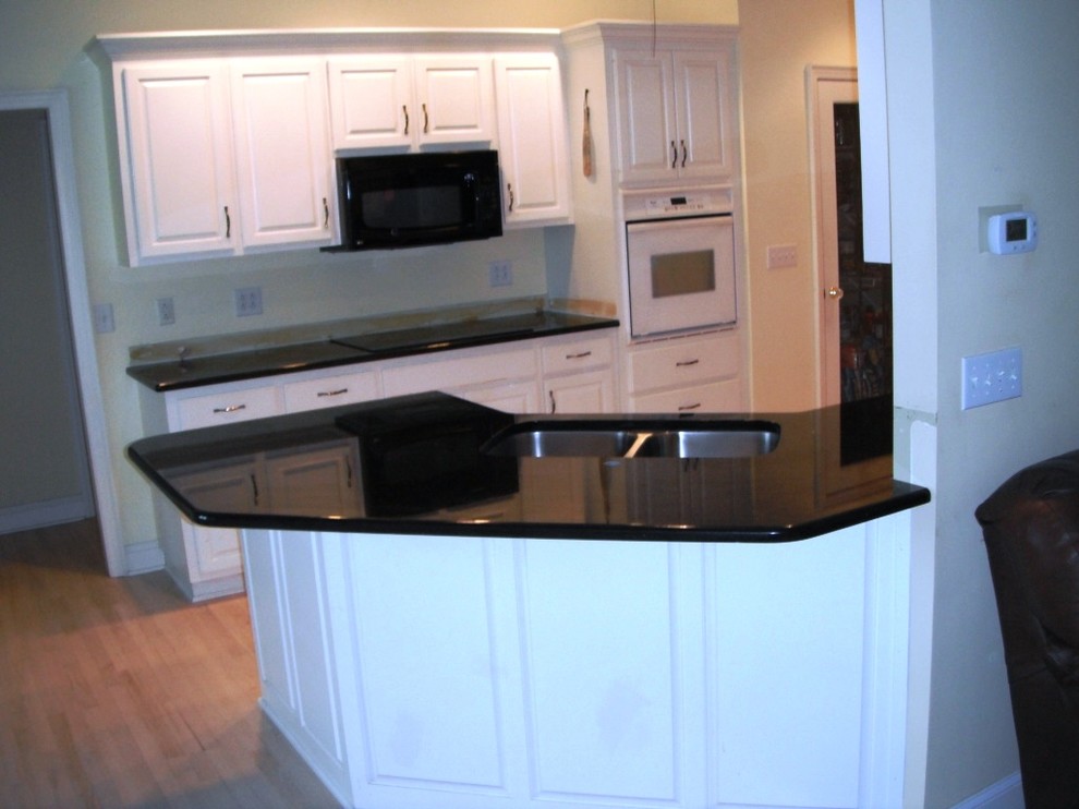 This is an example of a traditional kitchen in Charlotte.