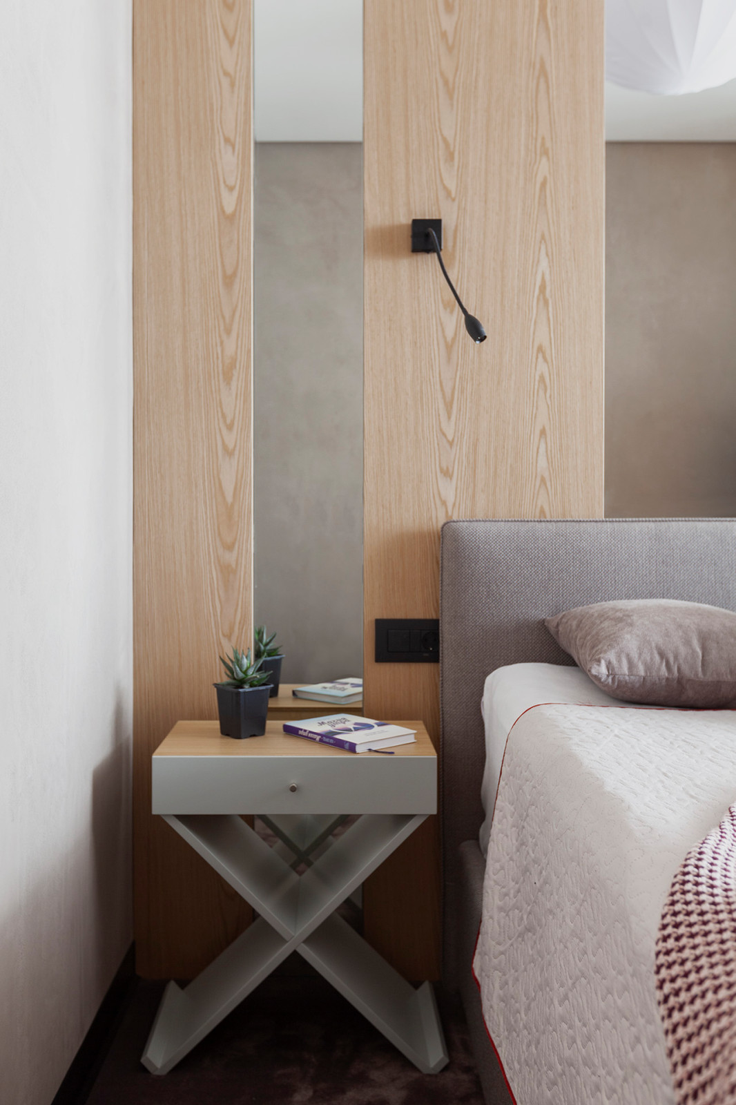 Спальня  в современной студии