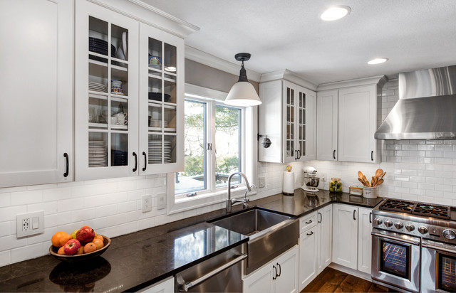 Transitional White Kitchen campagne-cuisine