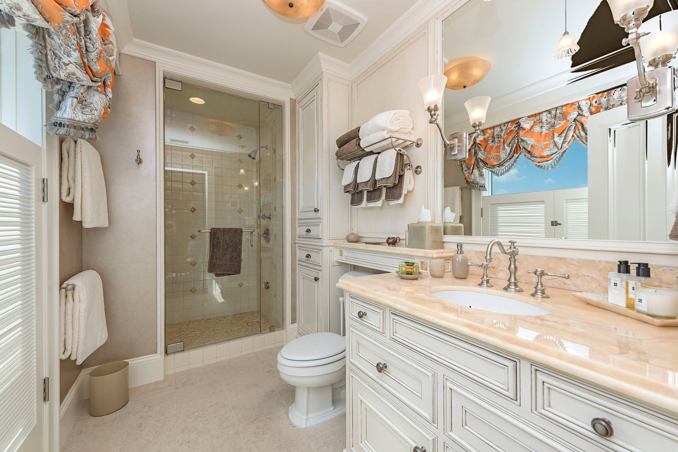 Banjo Bathroom Ideas Houzz