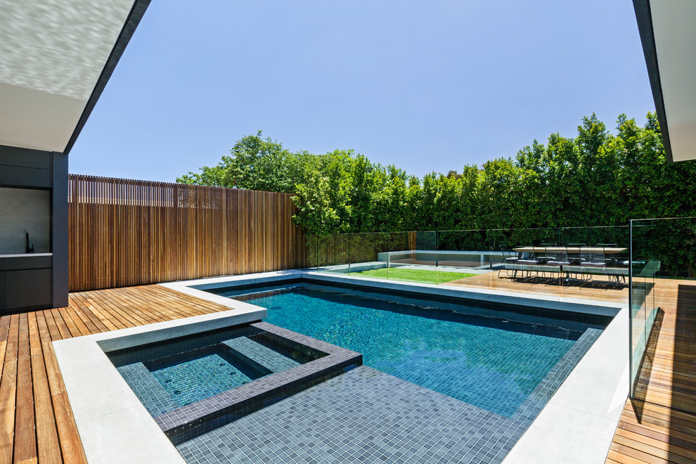 Inspiration for a modern pool remodel in Melbourne