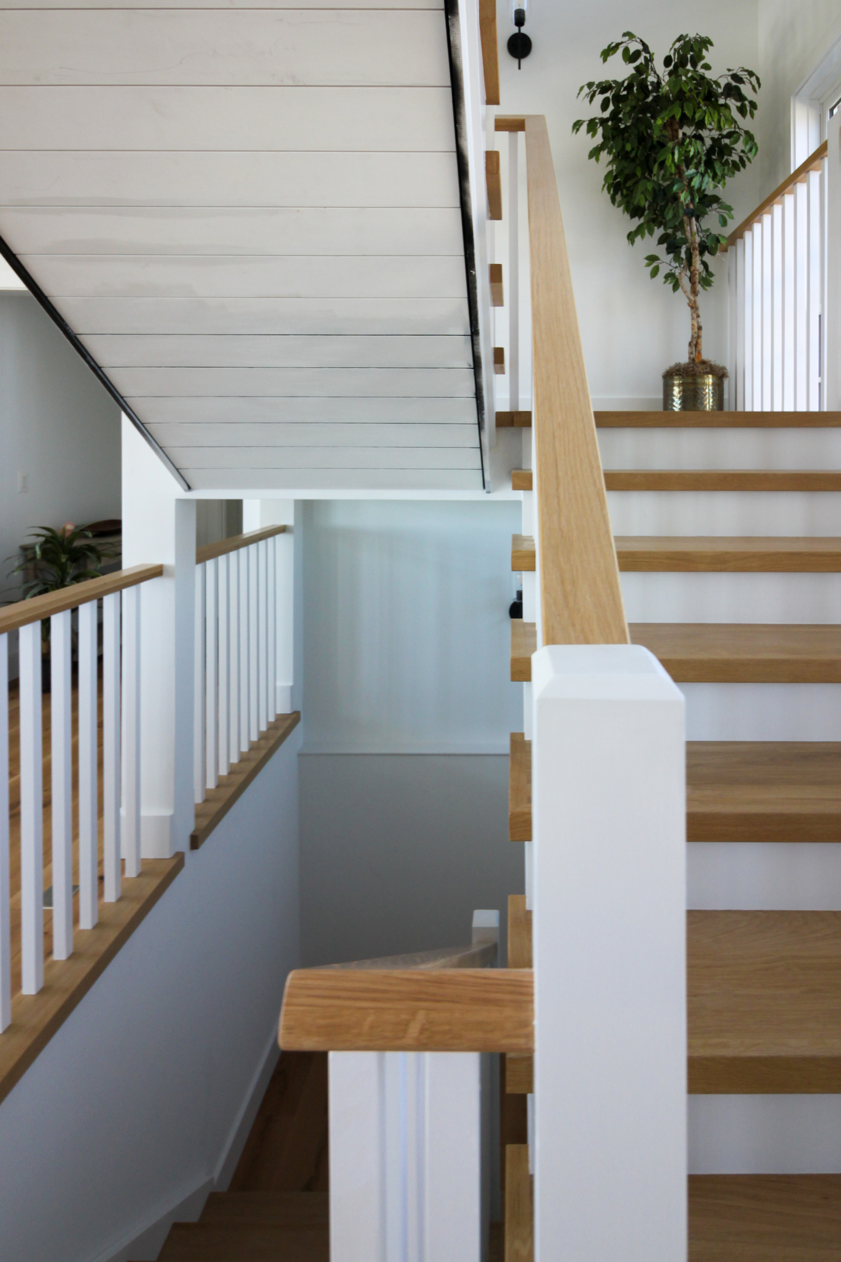 91_U-Shaped Floating Staircase Surrounded by Bucolic Mountain Views, Winchester,