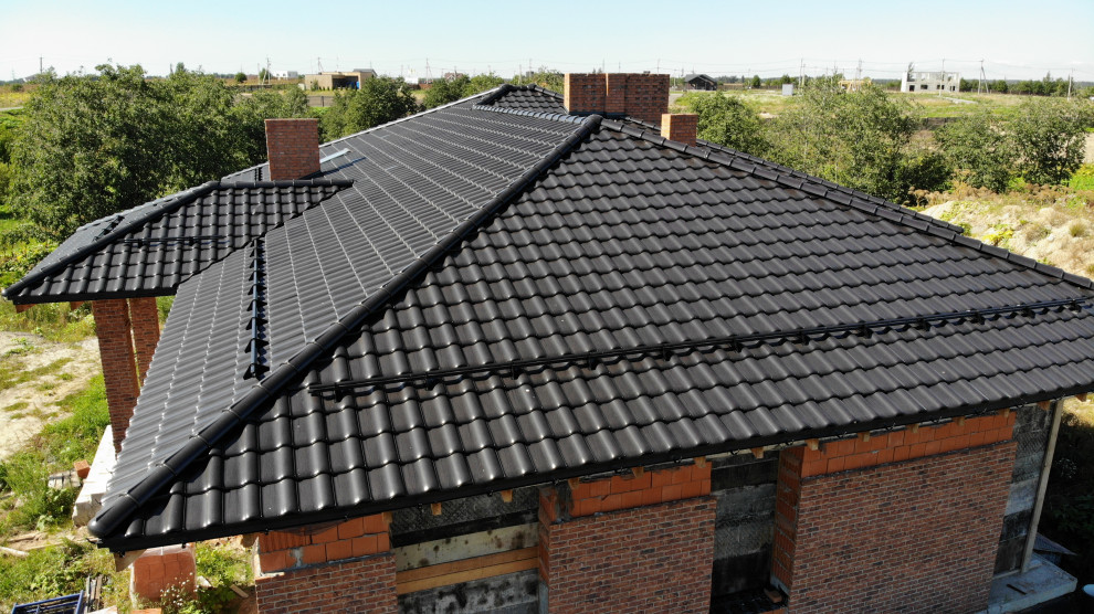 Смонтировали керамическую черепицу Nelskamp