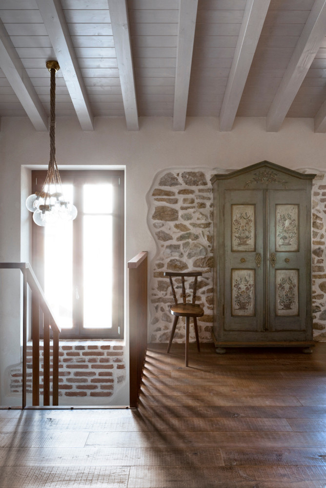 Реконструкция бывшей фермы в Италии на озере Гарда