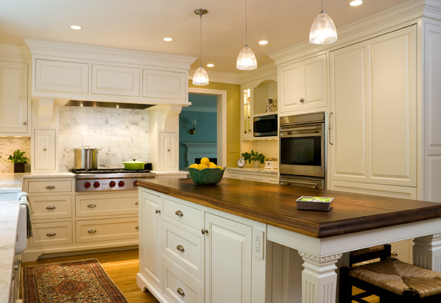 Timeless Classic Scandia Kitchen   Traditional Kitchen 