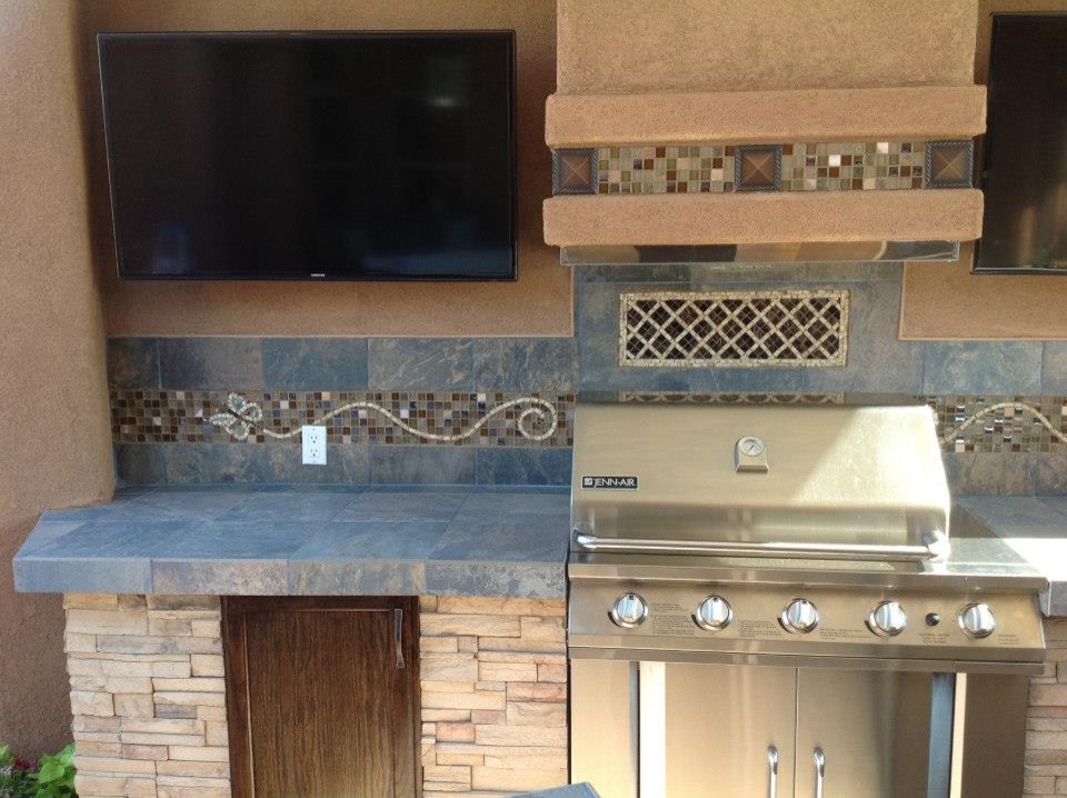 Inspiration for a rustic home design remodel in Albuquerque