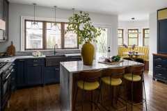 Kitchen of the Week: Walnut, Navy Blue and an Eat-In Turret Too