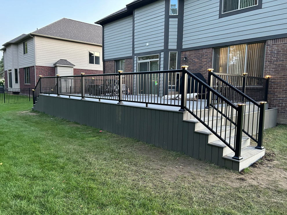 2 tone composite decking