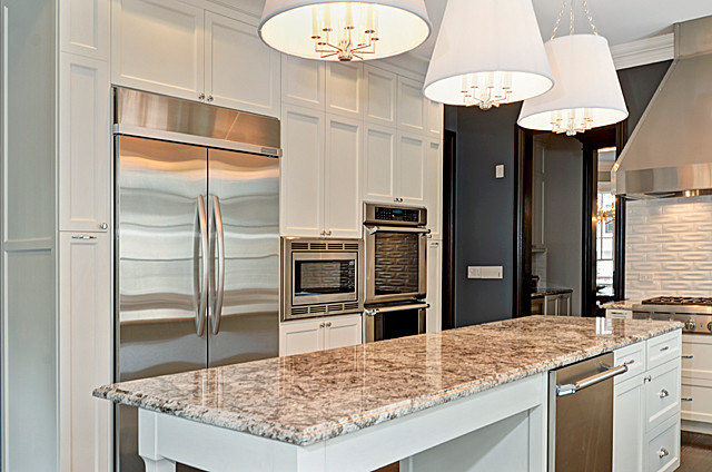 Inspiration for a transitional kitchen remodel in Chicago