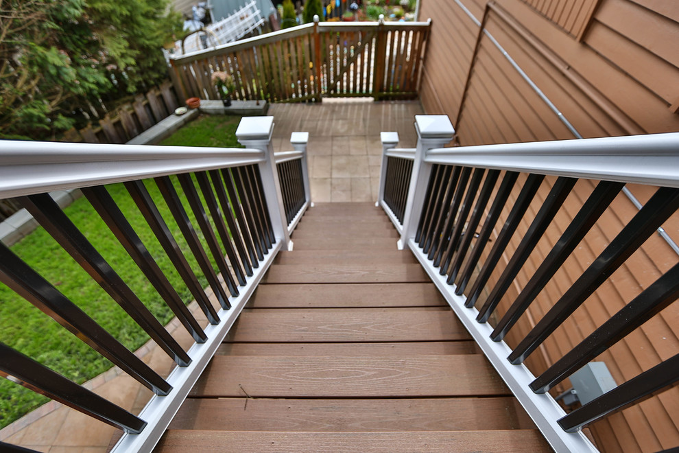 Deck - rustic deck idea in Seattle