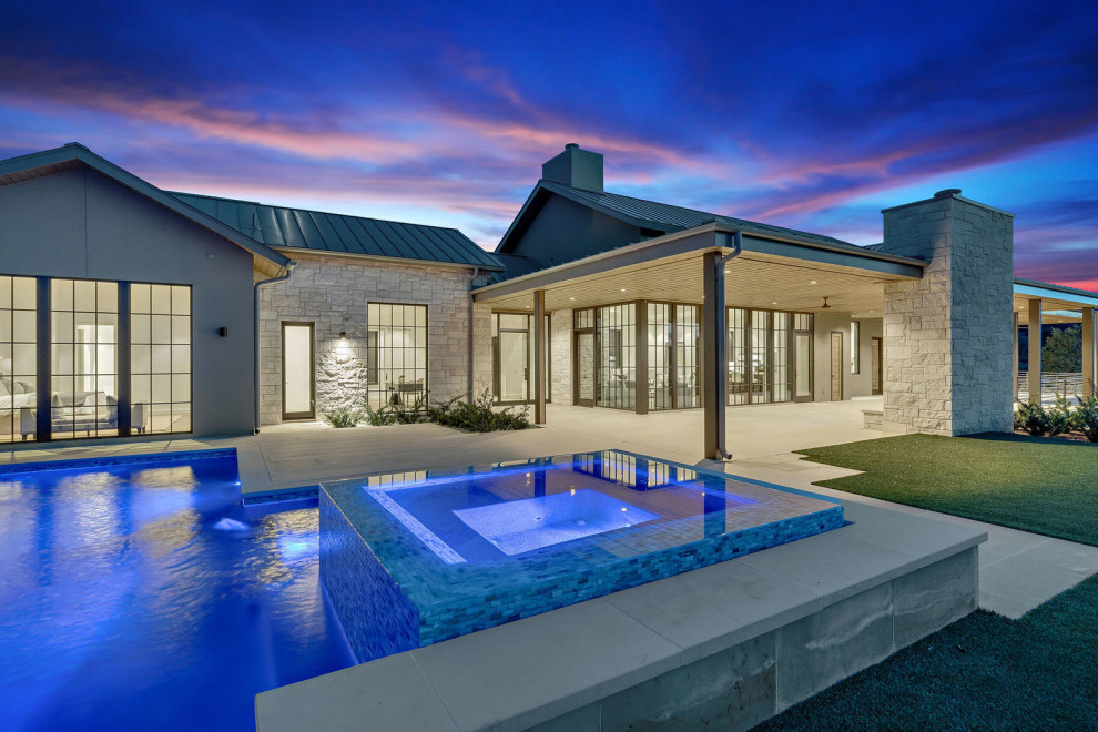 Transitional pool photo in Austin