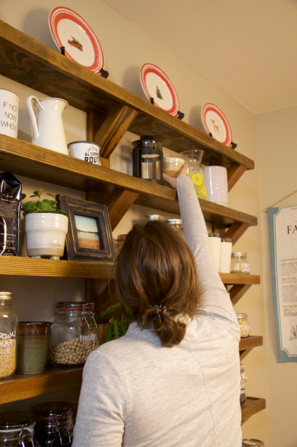 Pantry/storage traditional-kitchen