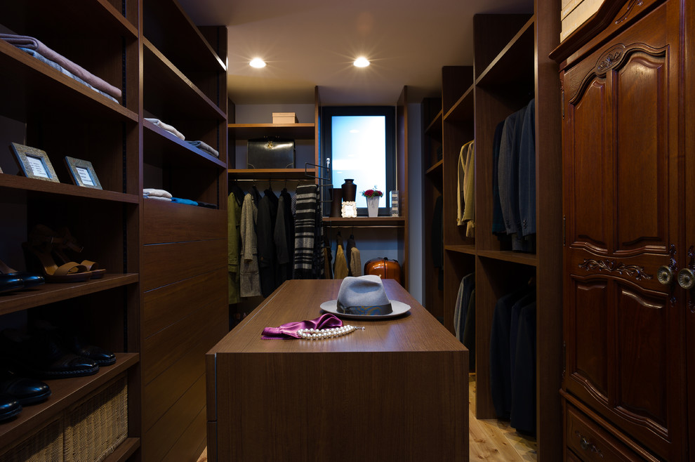 Design ideas for a midcentury storage and wardrobe in Other.