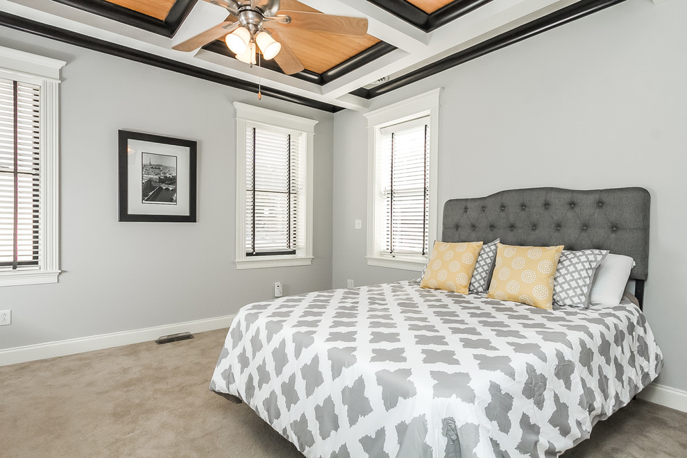 Example of a transitional home design design in Baltimore