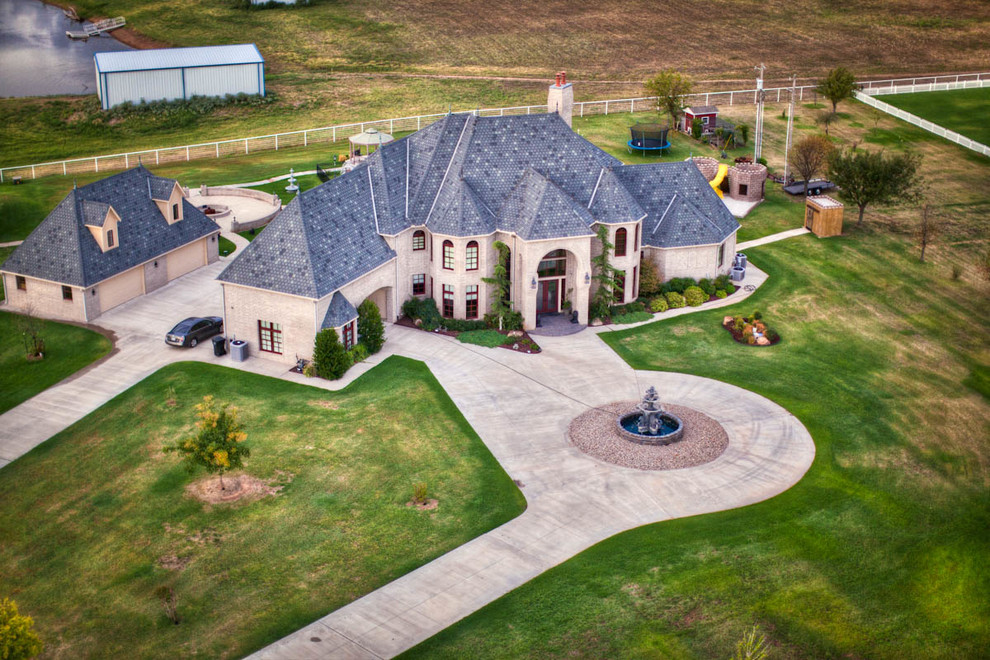 Photo of a traditional exterior in Oklahoma City.