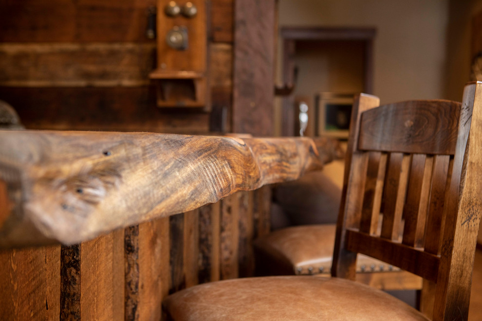 Home design - rustic home design idea in Denver