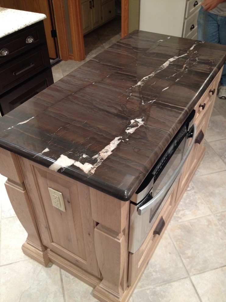 Example of a transitional kitchen design in Oklahoma City