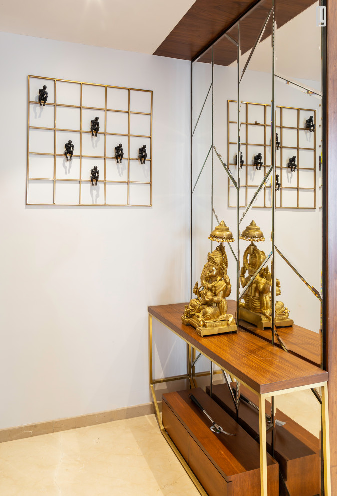 A entryway Contemporary Entry Mumbai by P&T