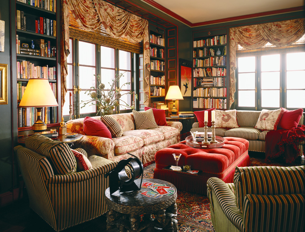 Photo of an eclectic family room in Chicago with a library.