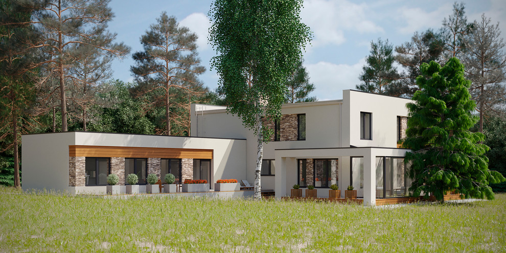 Современный дом в сосновом лесу со стороны террасы