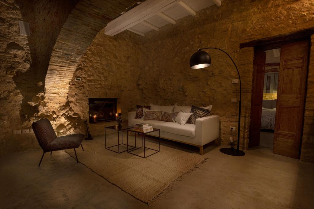 Mountain style living room photo in Florence