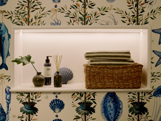 Fowey townhouse powder-room
