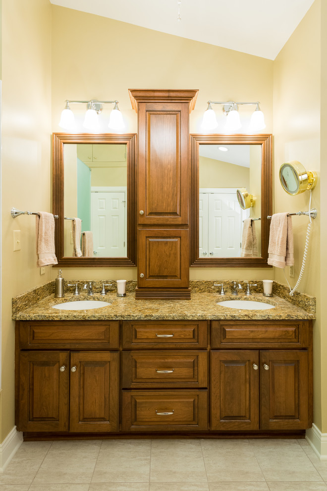 Photo of a transitional bathroom in Indianapolis.
