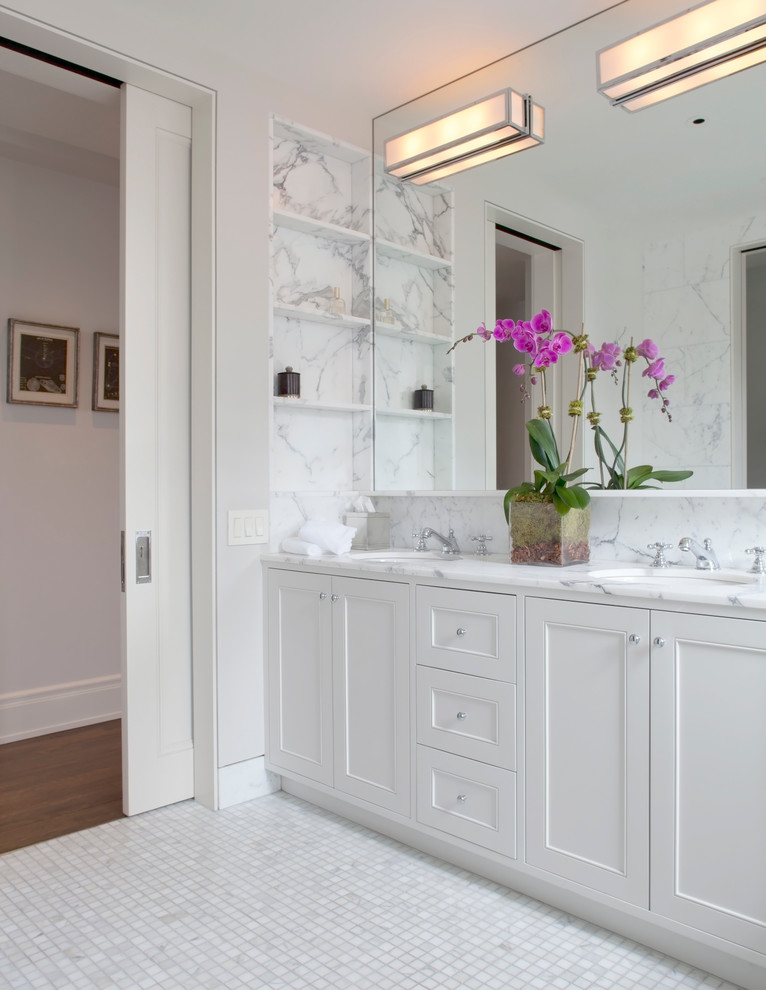 Example of a transitional bathroom design in New York