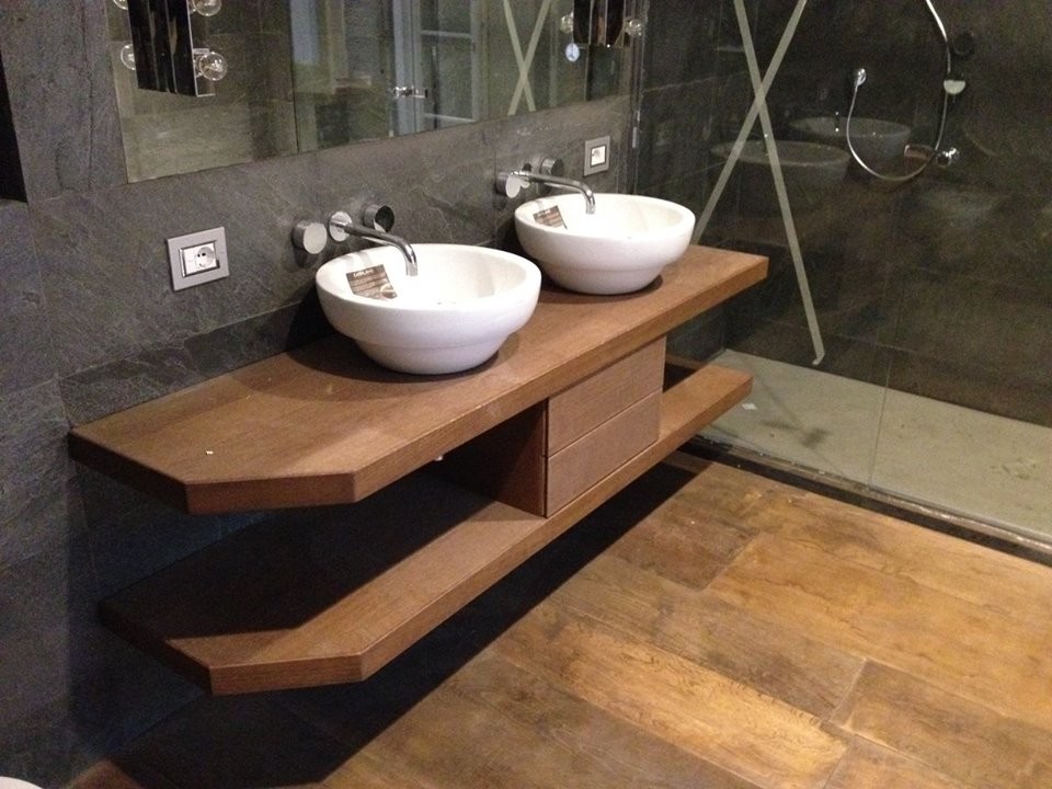 Contemporary bathroom in Rome.