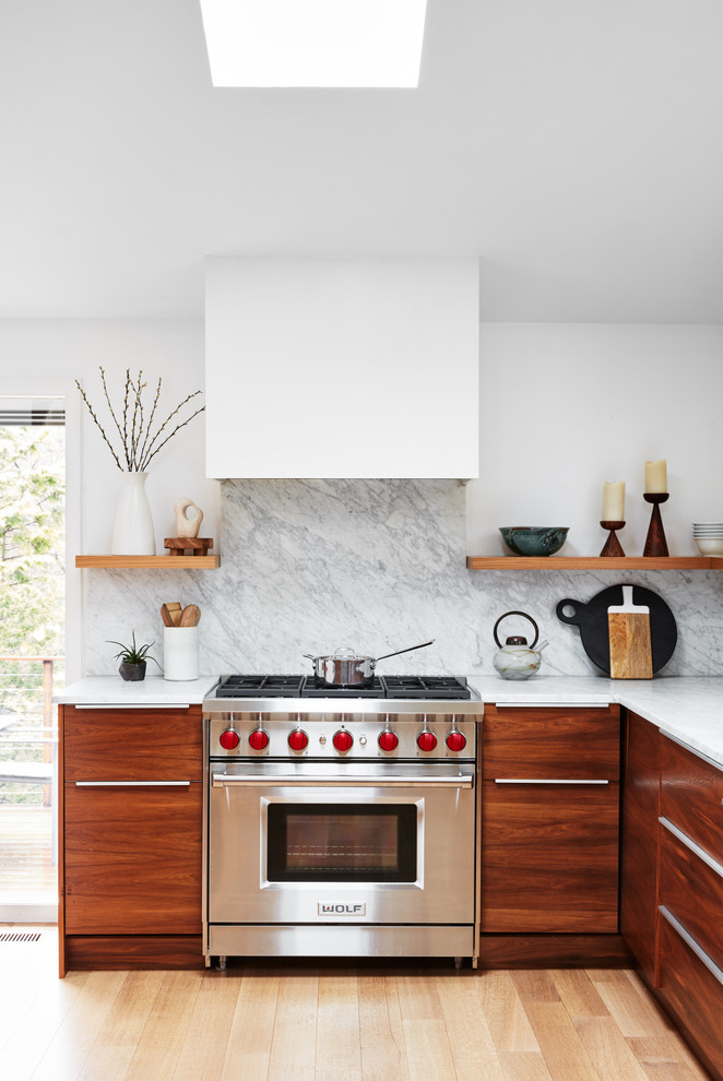 Photo of a large midcentury kitchen in New York.