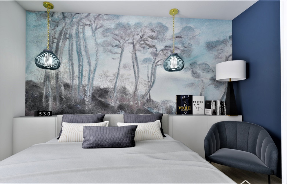 Ejemplo de dormitorio blanco y madera costero pequeño con paredes azules, suelo de madera clara y papel pintado