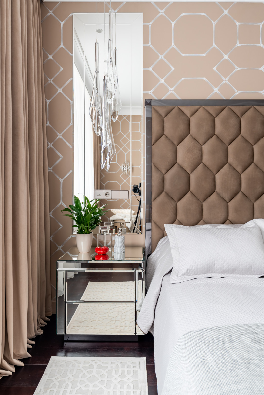 Бежевый и зеркала