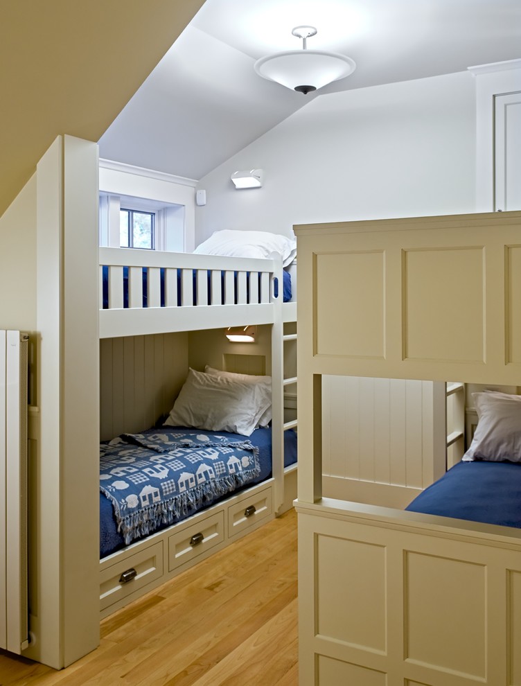 This is an example of a traditional guest bedroom in Burlington.