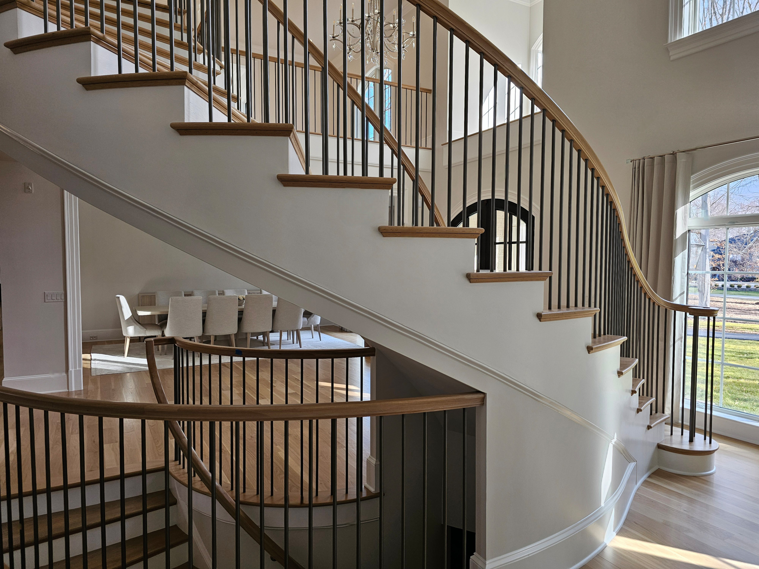 116_Elegant & Eye-catching Curved Staircase, Leesburg VA 20175