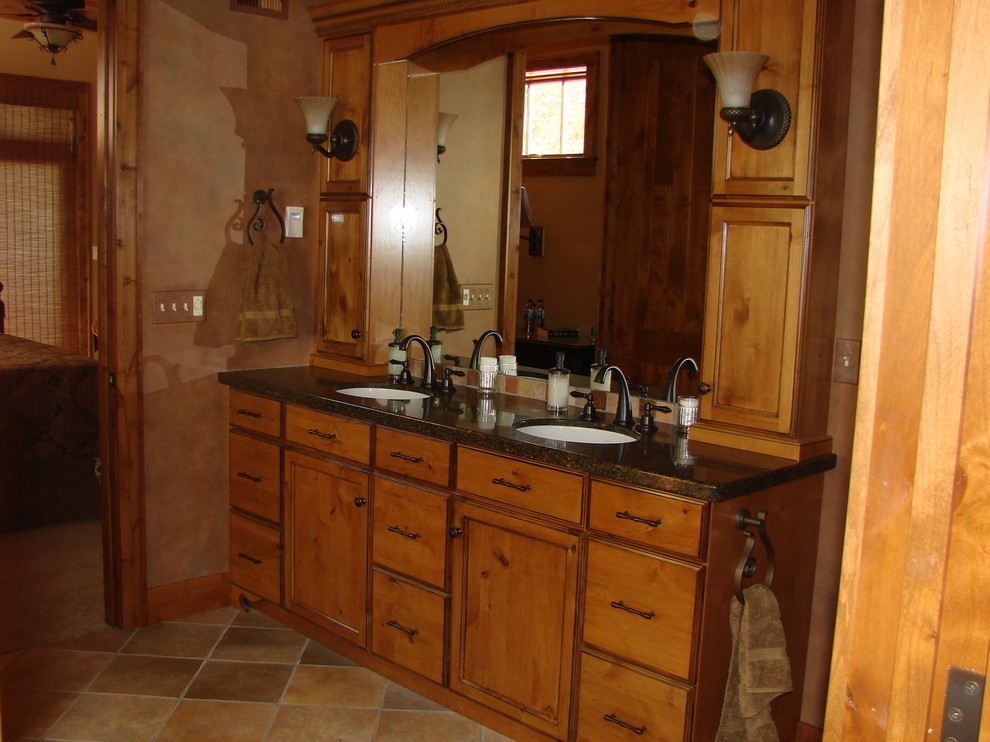 Example of a mountain style bathroom design in Minneapolis