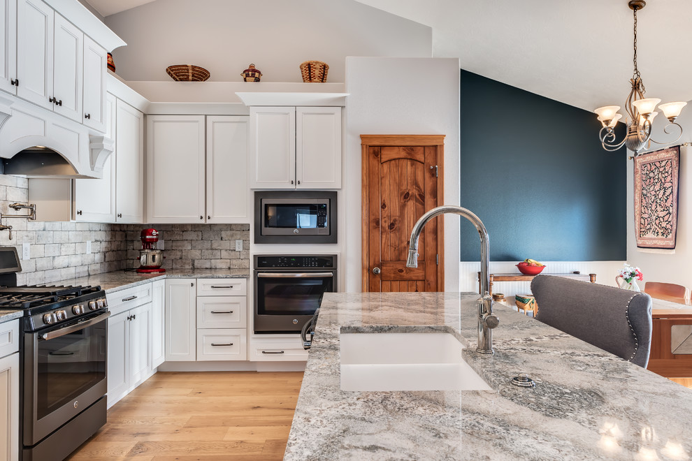 Transitional kitchen photo in Boise